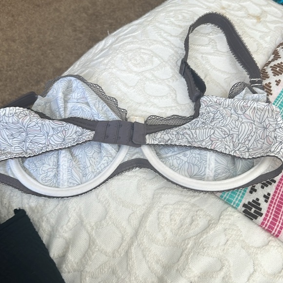 Gray & Pink bra from Freya - Picture 3 of 3